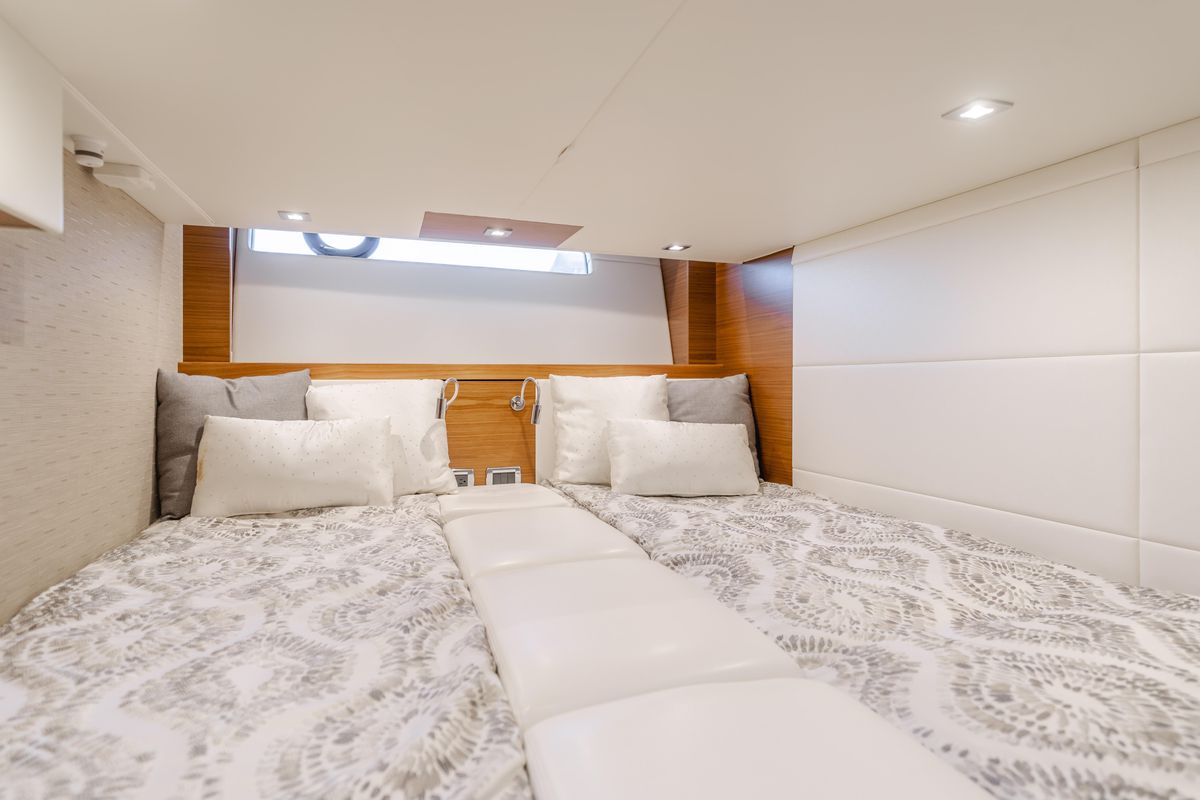 2018 Tiara Yachts 44 