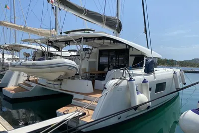2019 Lagoon 42