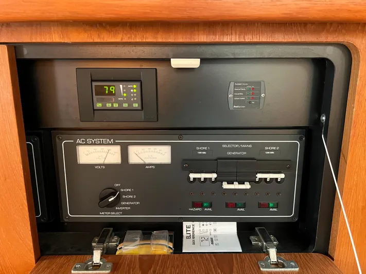 Kin Varra Yacht Photos Pics 