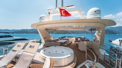 Yacht