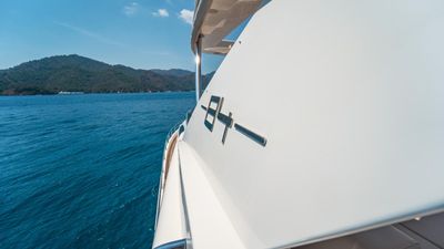 Yacht