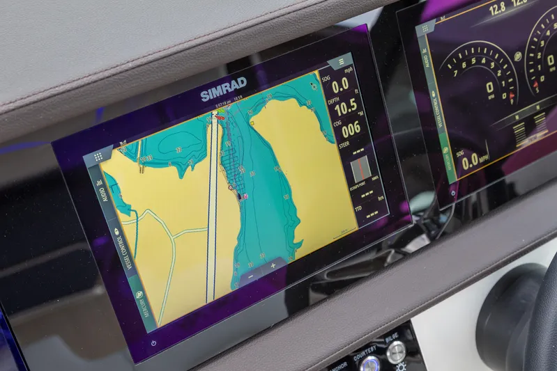 Sortuda Yacht Photos Pics Simrad navigation display on 2020 Sea Ray Sundancer 320 yacht.