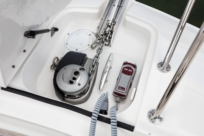 Sortuda Yacht Photos Pics Anchor system of a 2020 Sea Ray Sundancer 320 boat.