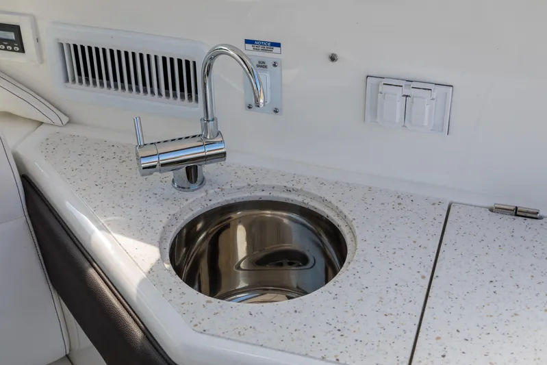 Sortuda Yacht Photos Pics 2020 Sea Ray Sundancer 320 yacht sink and countertop detail