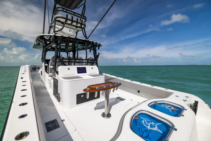  Yacht Photos Pics 2024 Freeman 42 LR boat on open sea, featuring sleek design and modern amenities.