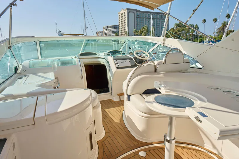 Back Up Plan Yacht Photos Pics Luxurious 2001 Fairline 43 yacht interior with elegant seating and modern helm.