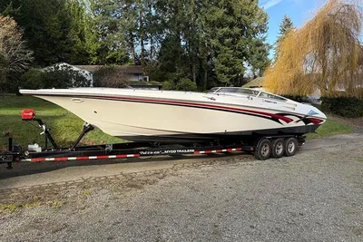 2004 Fountain 38 Lightning