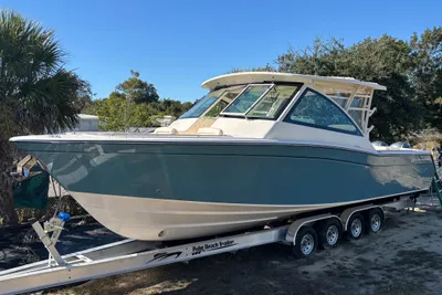 Grady-White Freedom 375