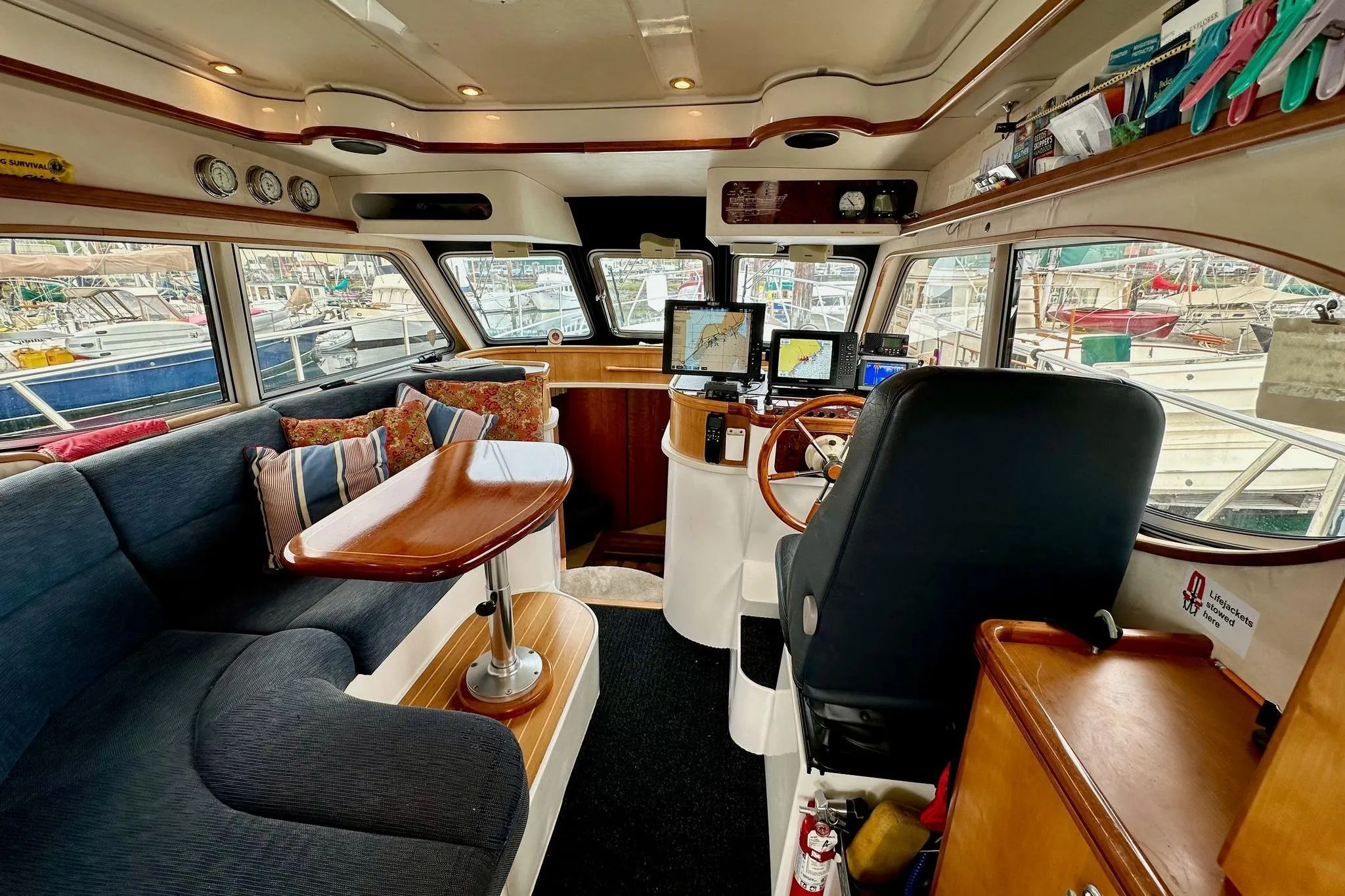 Elling E3 - Looking Forward Pilothouse