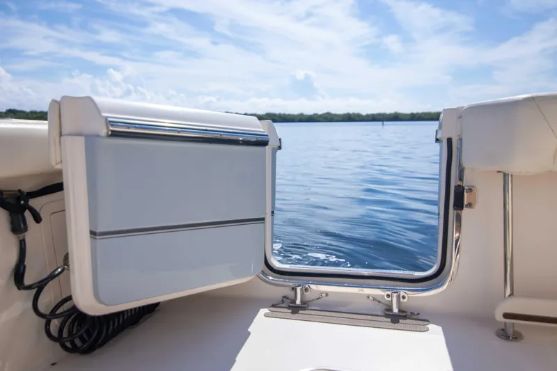 37 Grady White 2021 Yacht Photos Pics Grady White 37 2021 - Exterior Cockpit