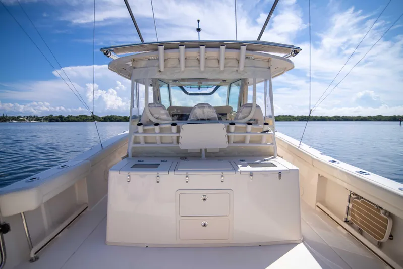 37 Grady White 2021 Yacht Photos Pics Grady White 37 2021 - Exterior Cockpit