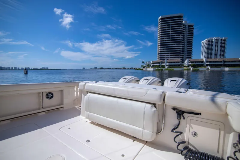 37 Grady White 2021 Yacht Photos Pics Grady White 37 2021 - Exterior Cockpit