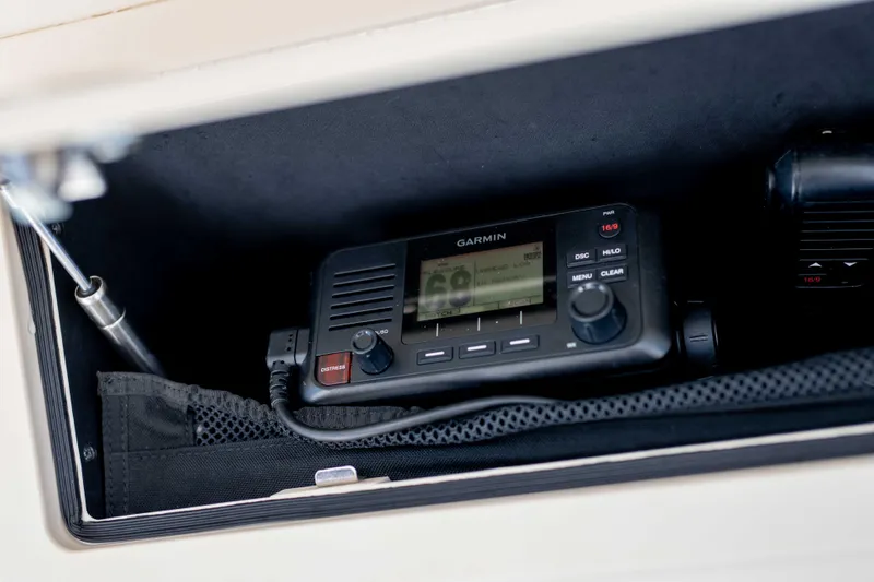 37 Grady White 2021 Yacht Photos Pics Grady White 37 2021 - Exterior Helm