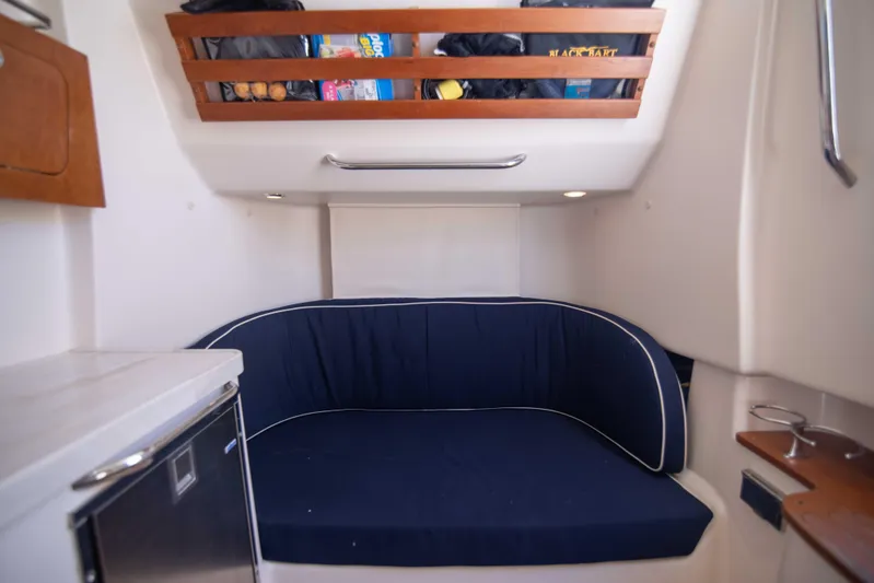 37 Grady White 2021 Yacht Photos Pics Grady White 37 2021 - Interior Cabin