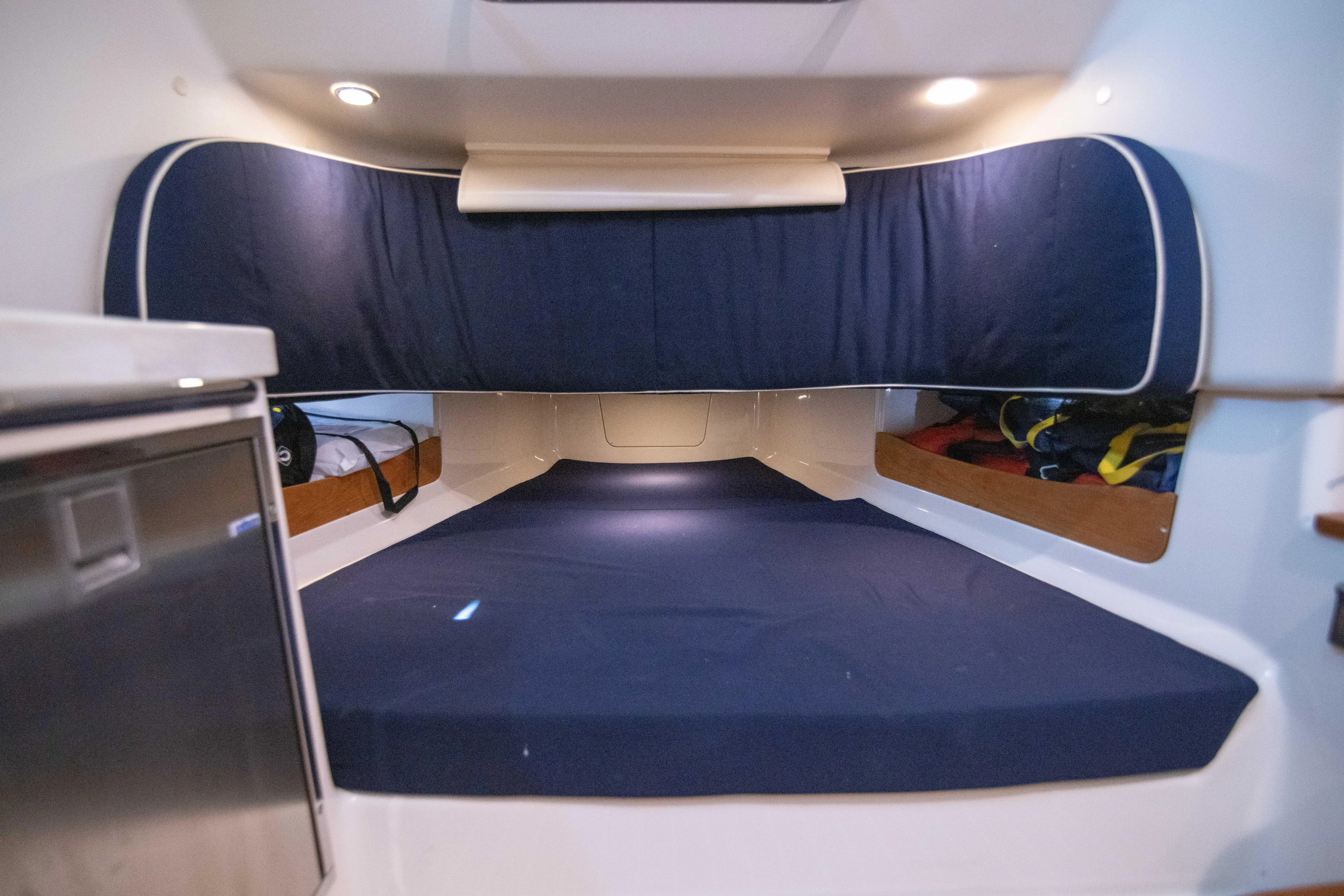 37 Grady White 2021 Yacht Photos Pics Grady White 37 2021 - Interior Cabin