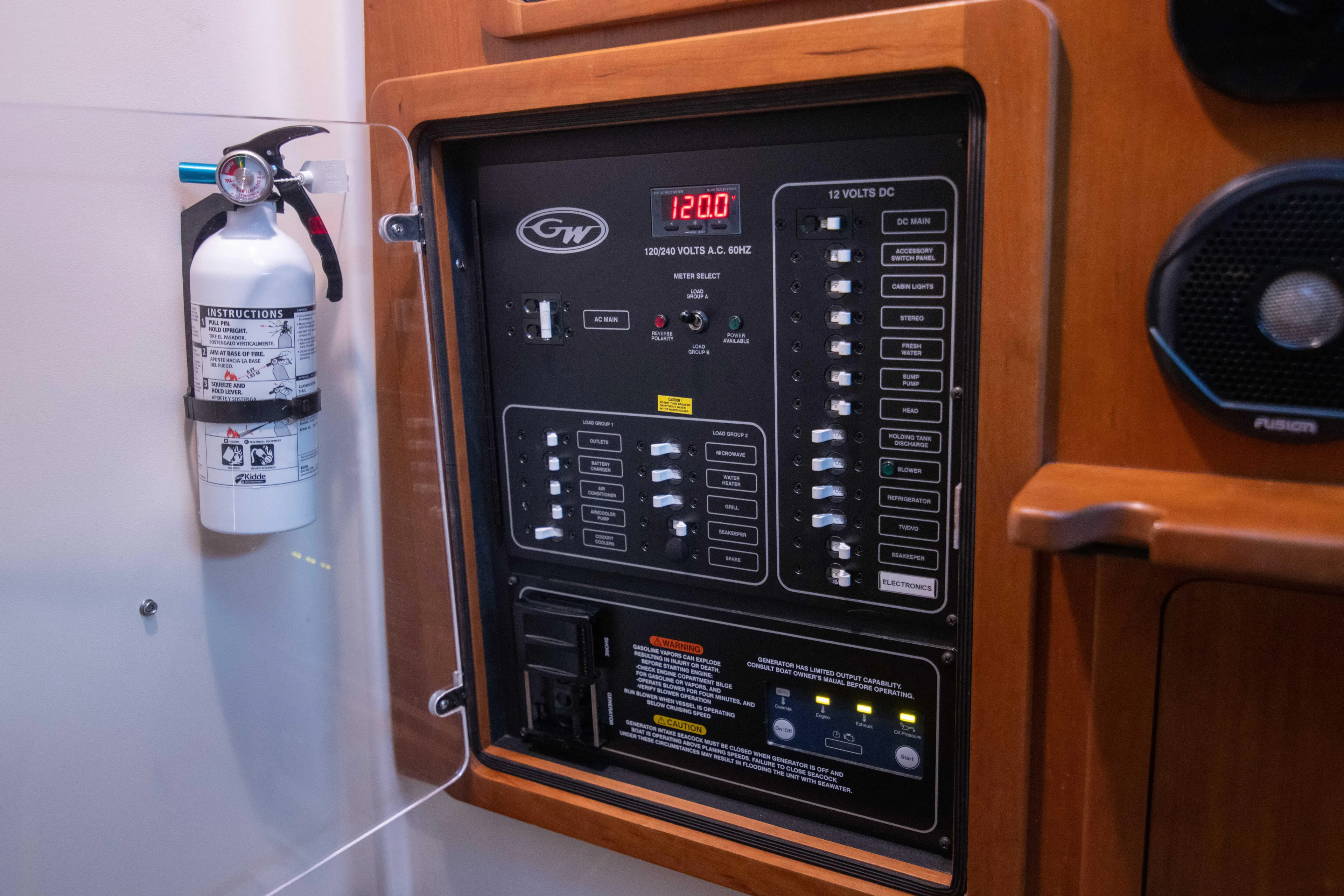 37 Grady White 2021 Yacht Photos Pics Grady White 37 2021 - Interior Cabin