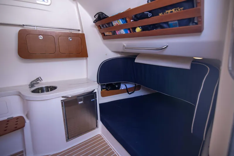 37 Grady White 2021 Yacht Photos Pics Grady White 37 2021 - Interior Cabin