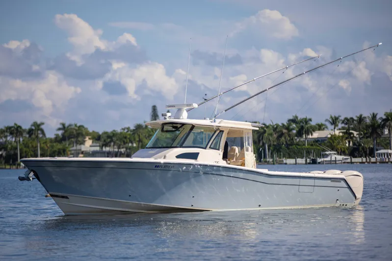 37 Grady White 2021 Yacht Photos Pics Grady White 37 2021 - Exterior Profile