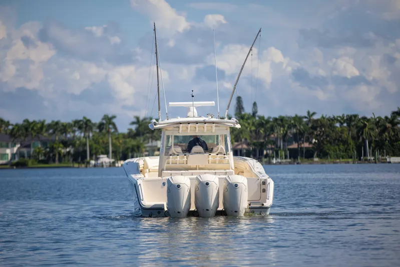 37 Grady White 2021 Yacht Photos Pics Grady White 37 2021 - Exterior Profile