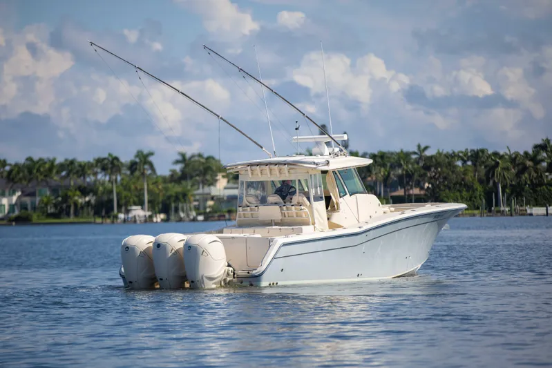 37 Grady White 2021 Yacht Photos Pics Grady White 37 2021 - Exterior Profile
