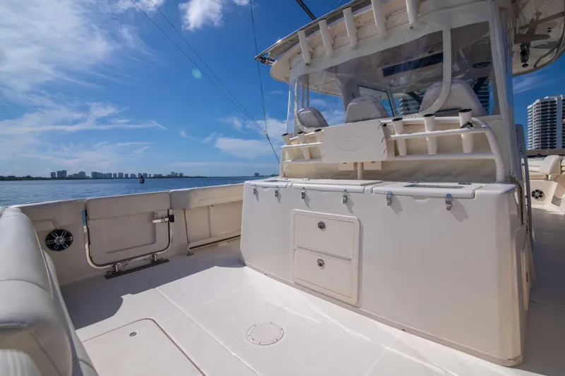 37 Grady White 2021 Yacht Photos Pics Grady White 37 2021 - Exterior Cockpit