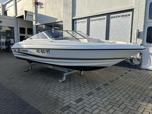 2004 Larson 180 SEI Bowrider outboard met Mercury F115 ELPT