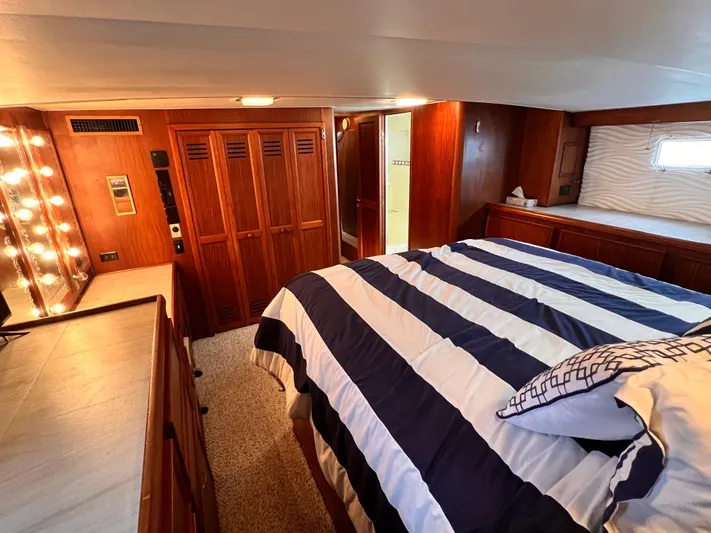 Southern Comfort Yacht Photos Pics 