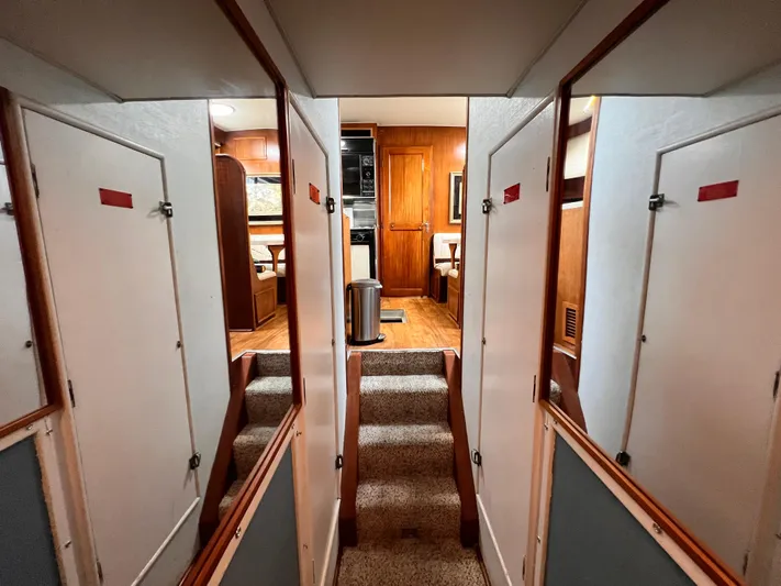 Southern Comfort Yacht Photos Pics 