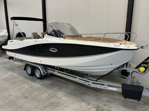 2023 Quicksilver 755 Activ Sundeck inclusief Mercury F250 V-8 XL DS