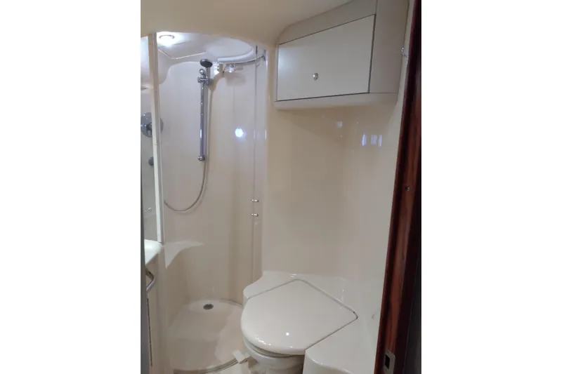 Life Is Good Today Yacht Photos Pics Sea Ray 48 LIFE IS GOOD TODAY - Master Stateroom Head