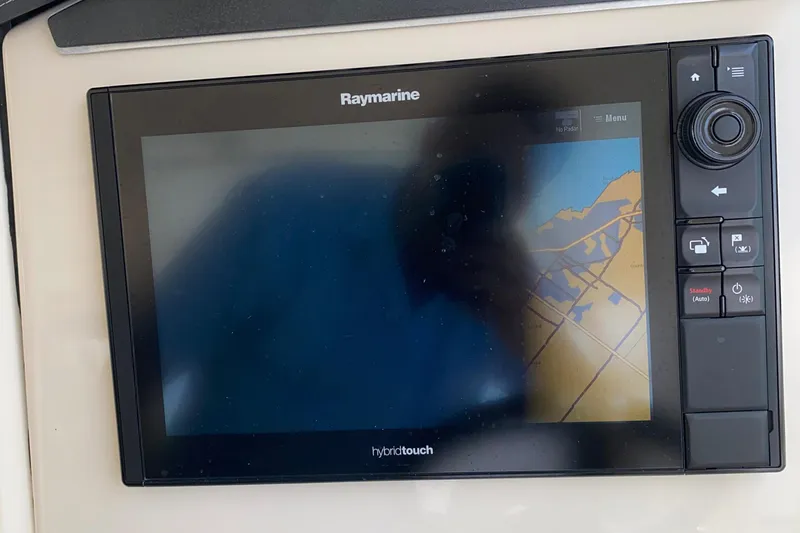 Fins Up Yacht Photos Pics Raymarine hybridtouch display on 2017 Boston Whaler 320 Vantage boat.