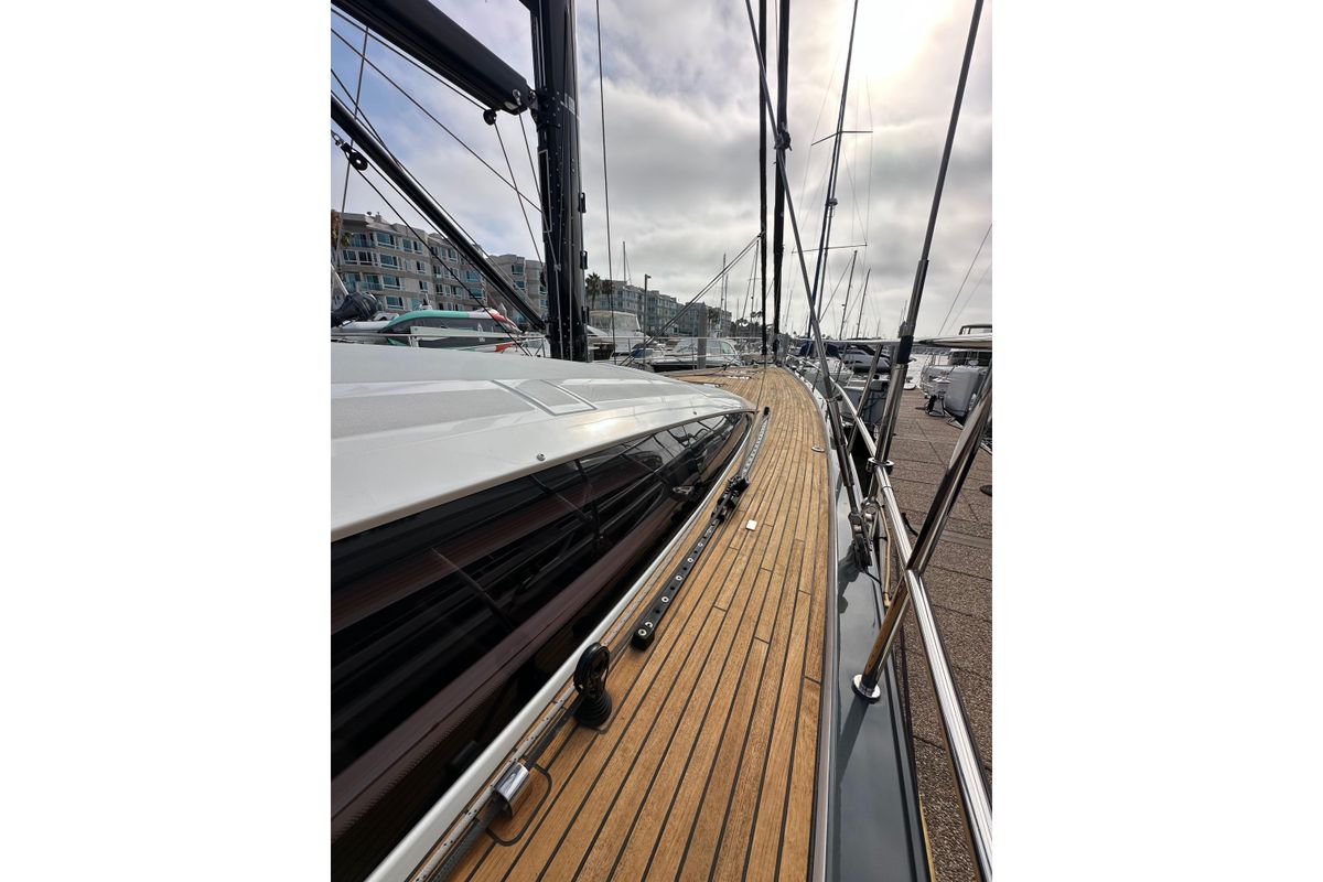 2017 Jeanneau 64 