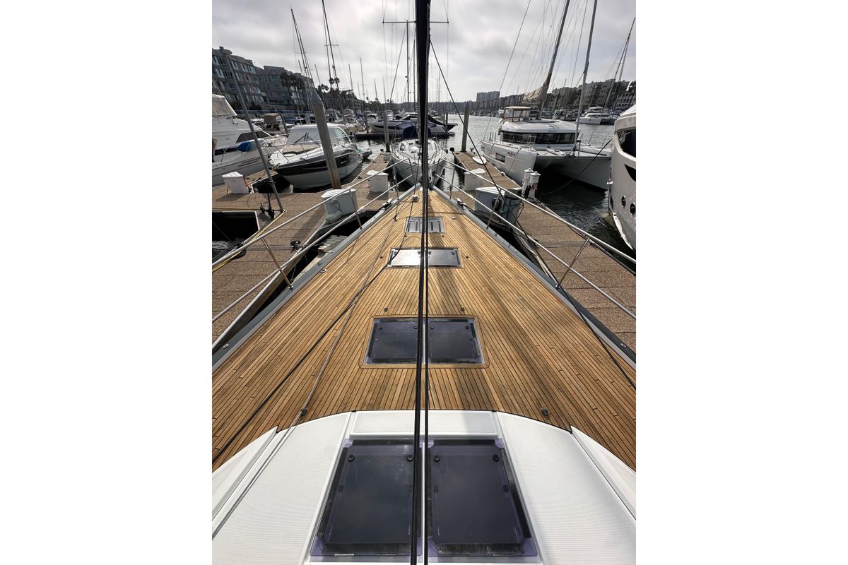 2017 Jeanneau 64 
