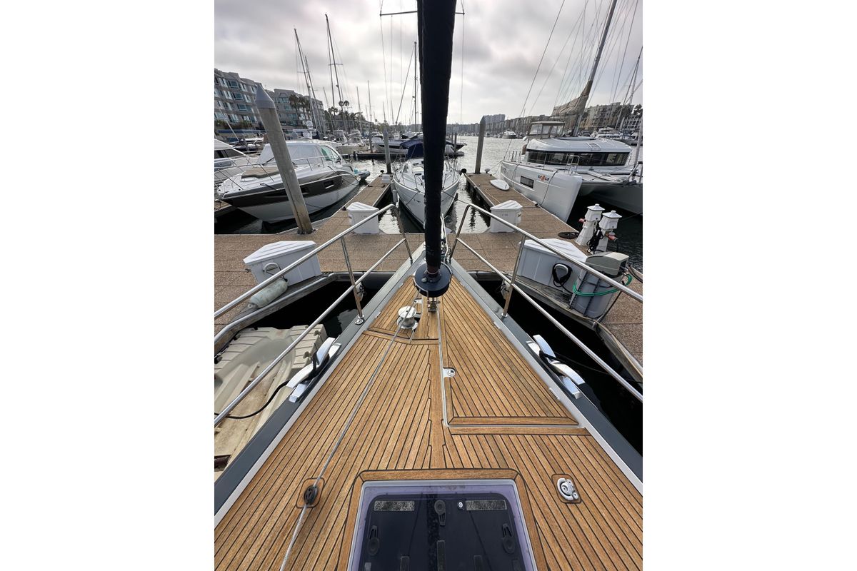 2017 Jeanneau 64 