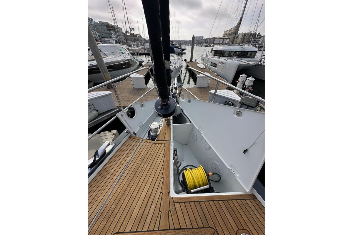 2017 Jeanneau 64 