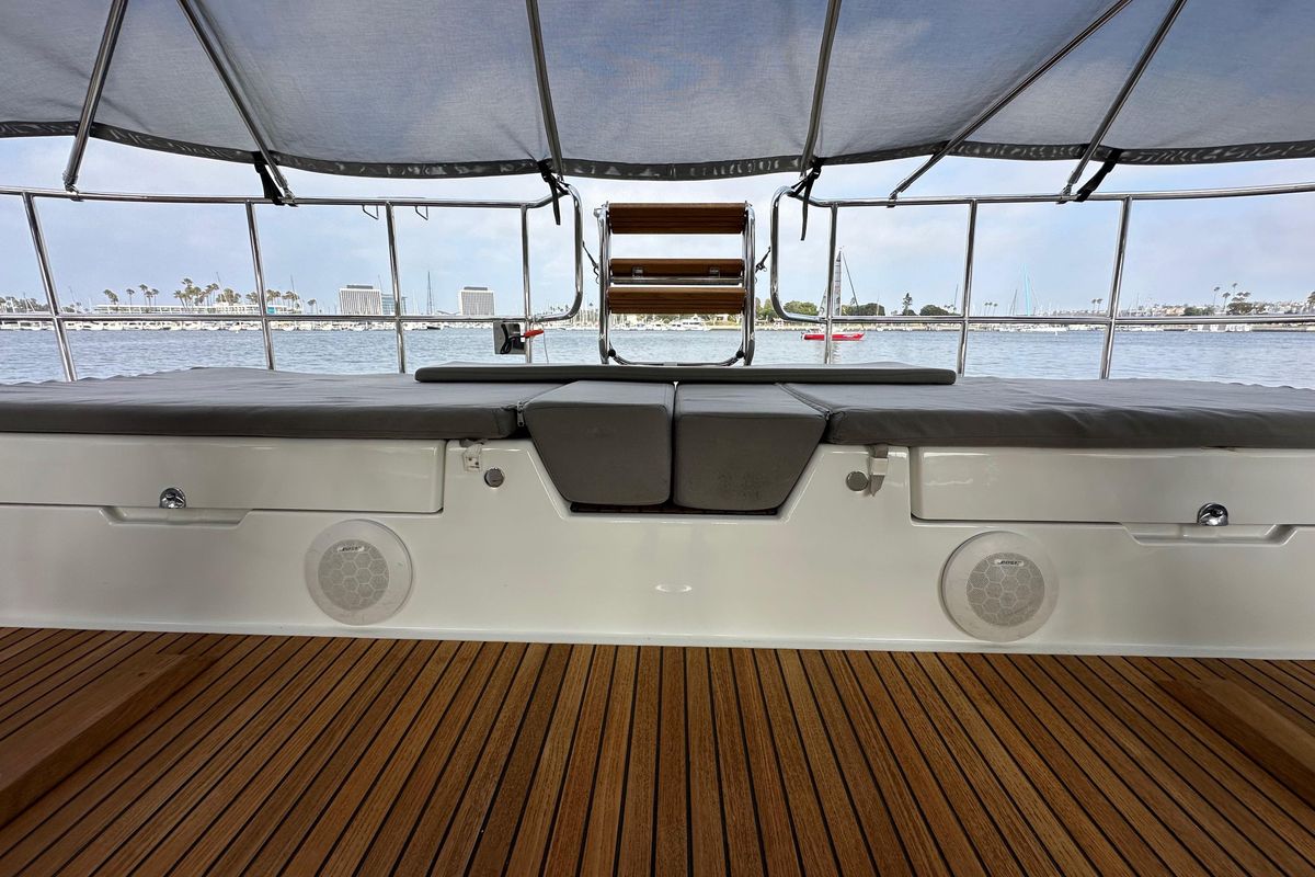 2017 Jeanneau 64 