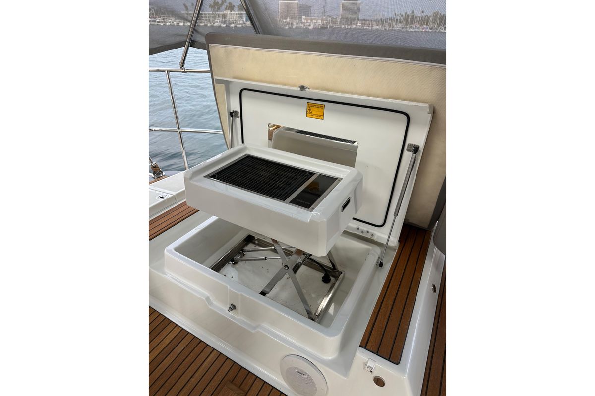 2017 Jeanneau 64 