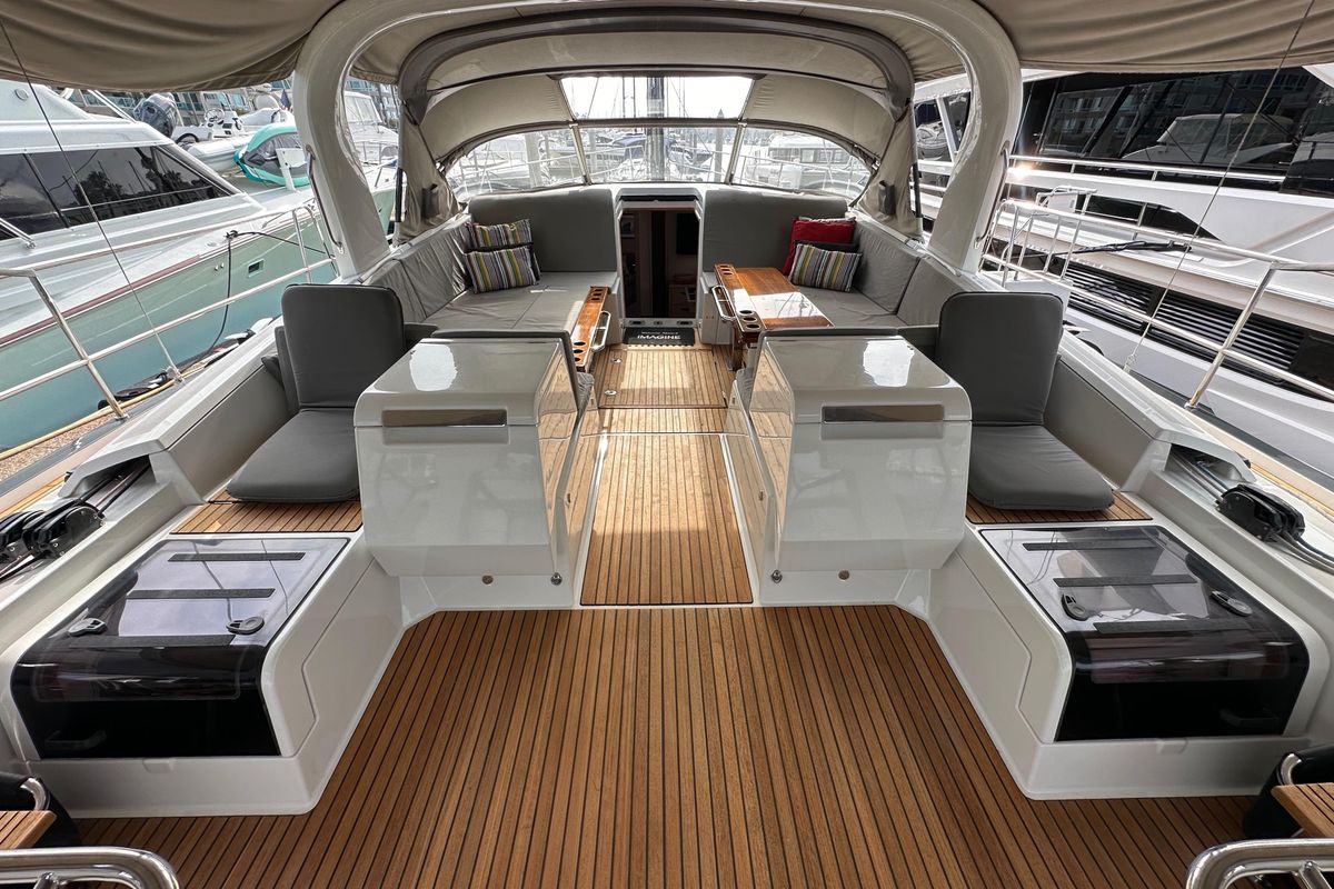2017 Jeanneau 64 