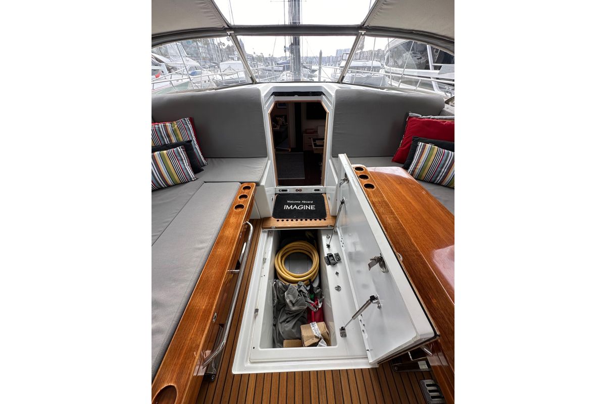 2017 Jeanneau 64 