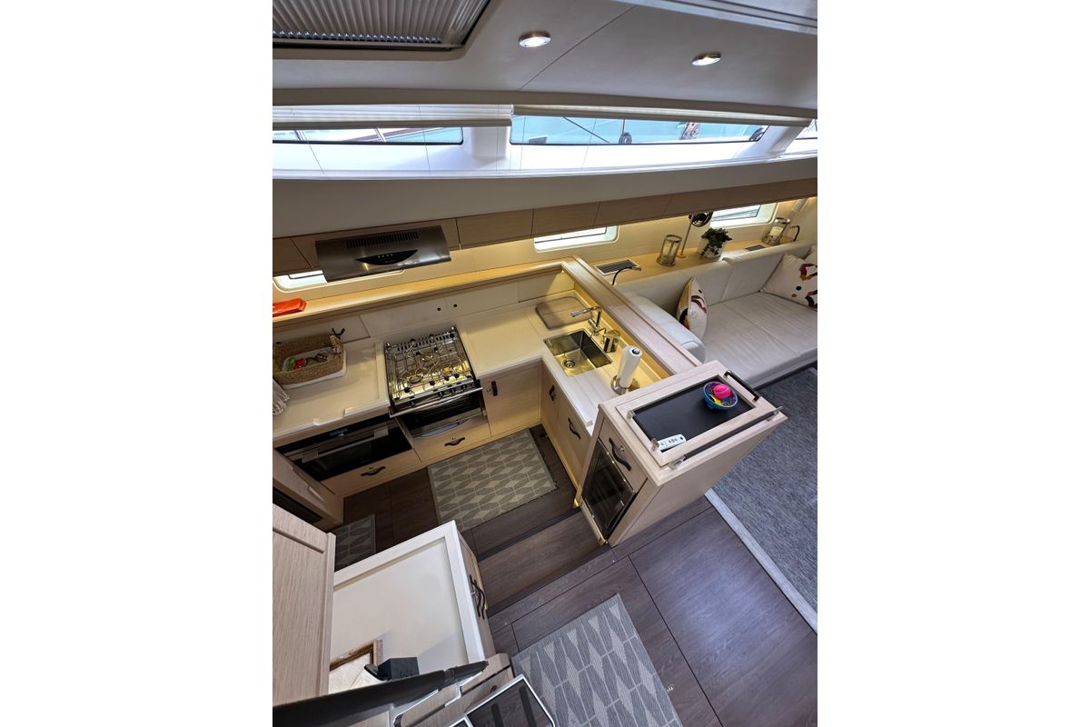 2017 Jeanneau 64 