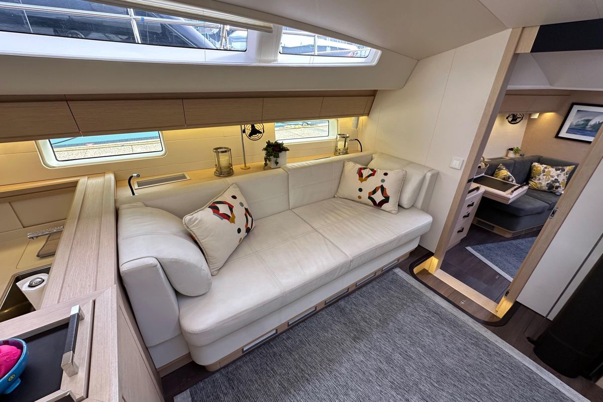 2017 Jeanneau 64 