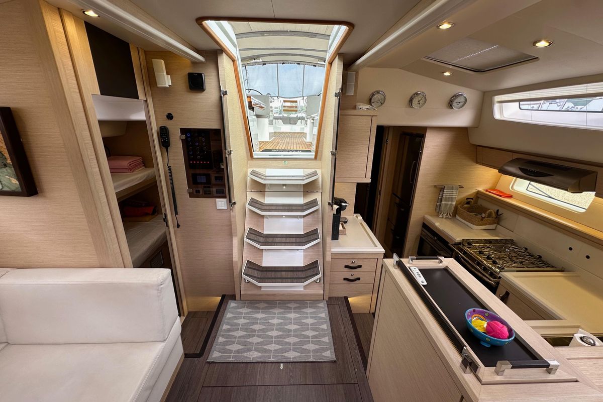 2017 Jeanneau 64 