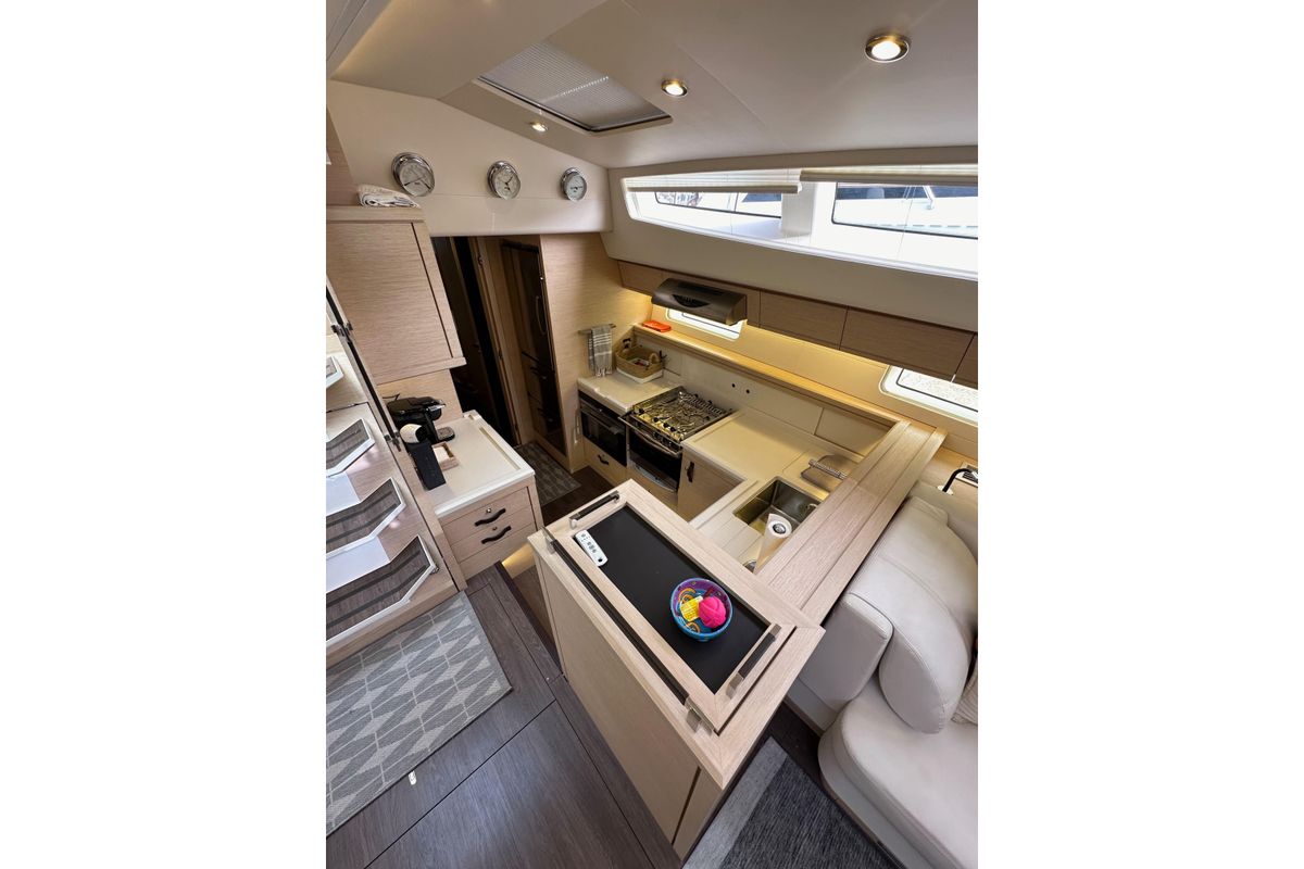 2017 Jeanneau 64 