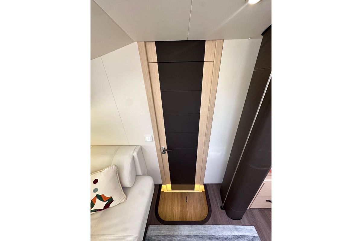 2017 Jeanneau 64 