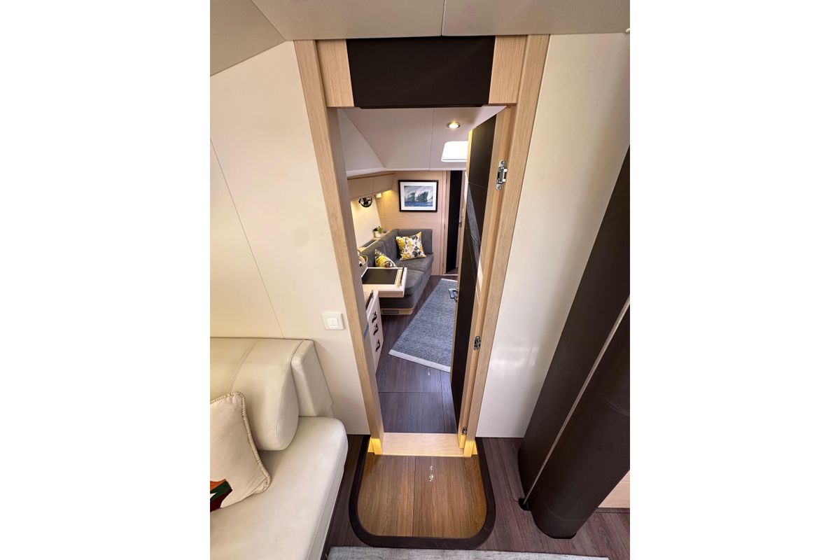 2017 Jeanneau 64 