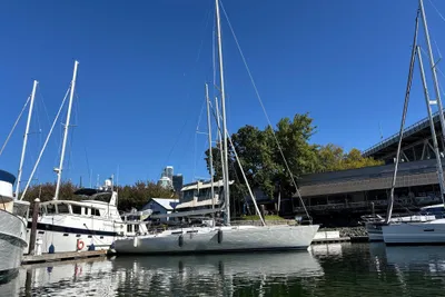 Santa Cruz 52