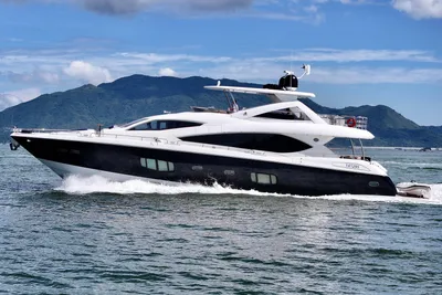 Sunseeker 88 Yacht