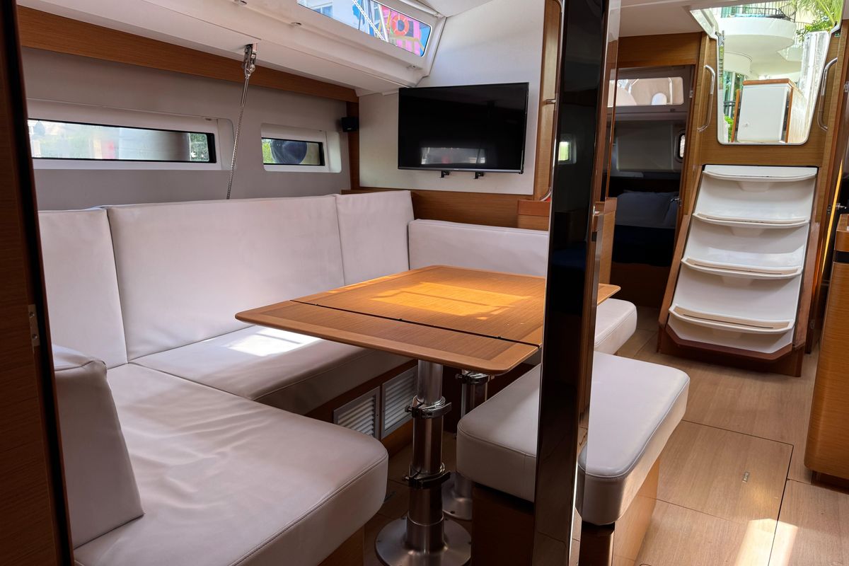 2018 Jeanneau 44 