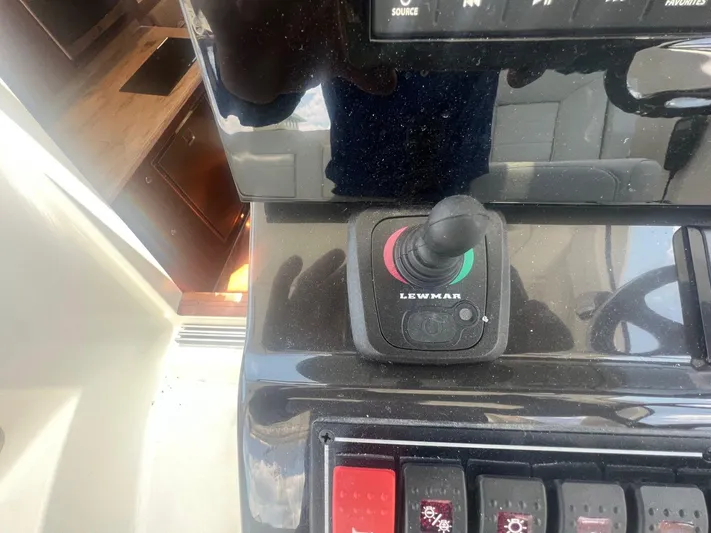  Yacht Photos Pics 2023 PURSUIT 355 OS - Image 17