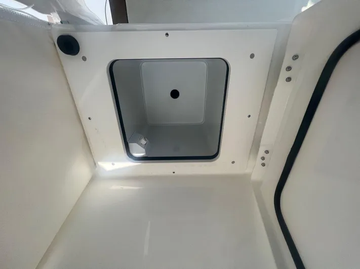  Yacht Photos Pics 2023 PURSUIT 355 OS - Image 28